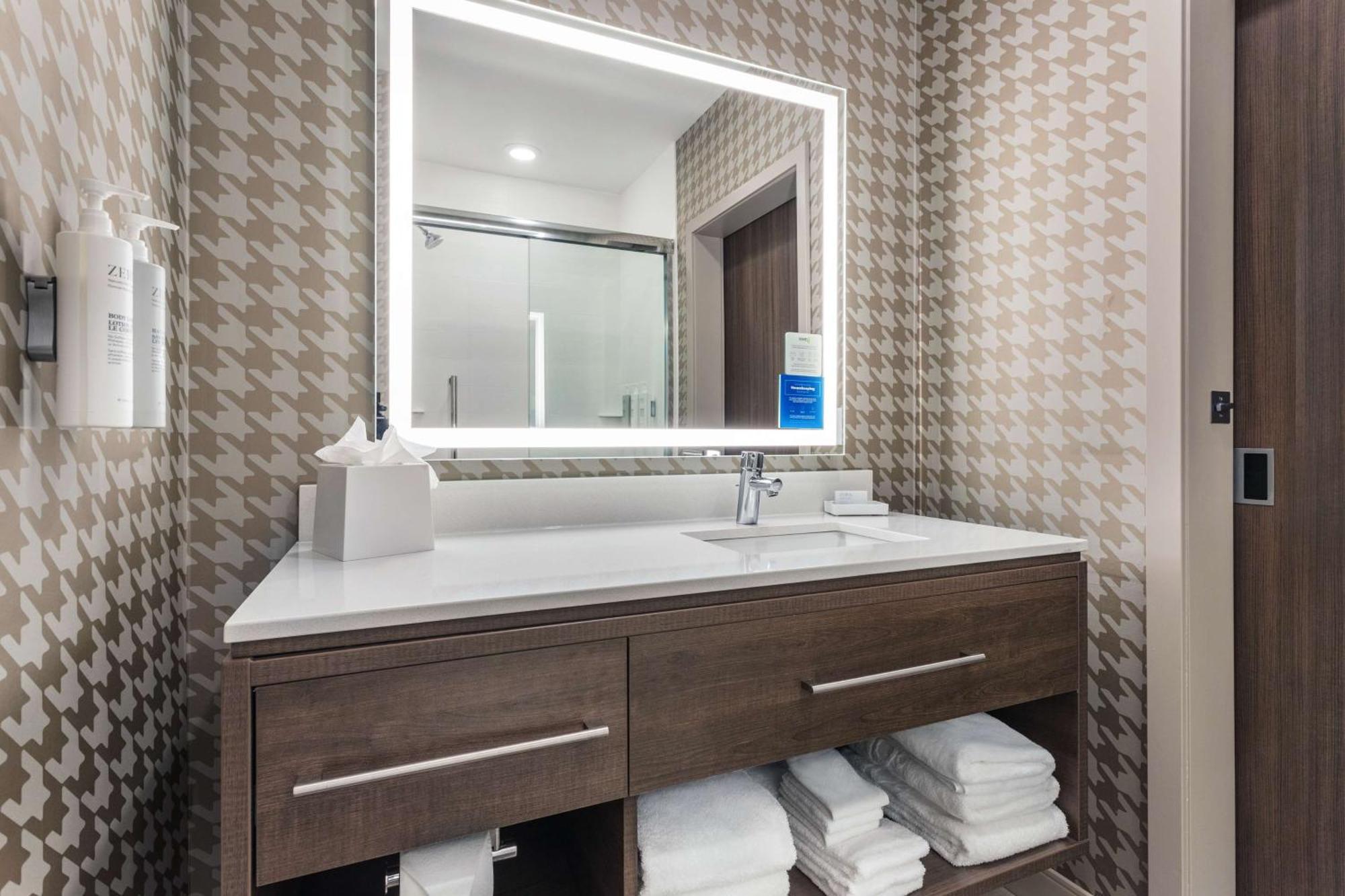 Home2 Suites By Hilton Cedar Rapids Westdale 外观 照片