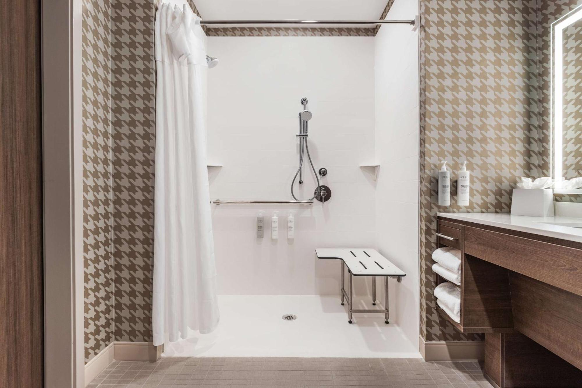 Home2 Suites By Hilton Cedar Rapids Westdale 外观 照片
